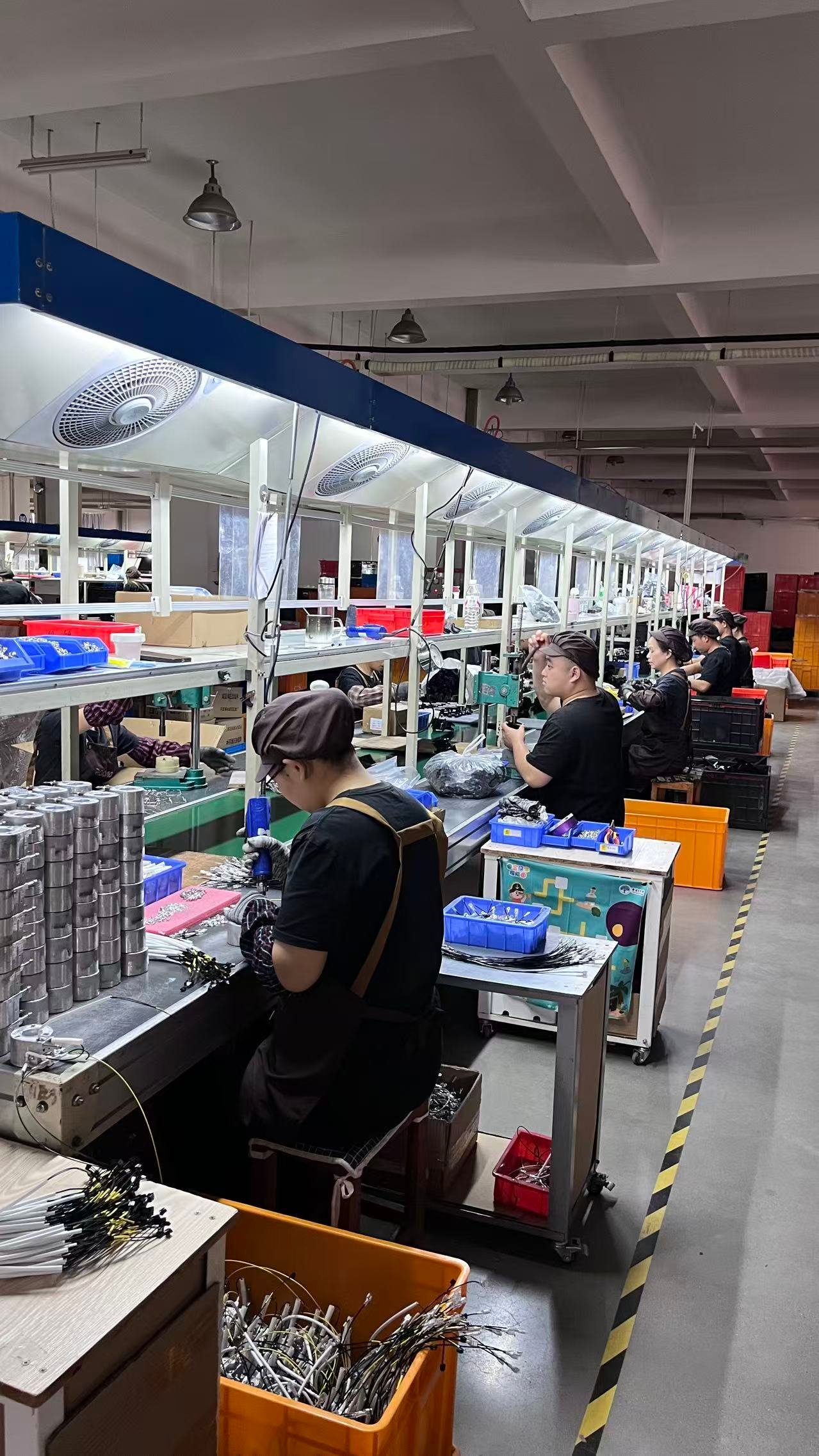 Kitchen appliance assembly workshop